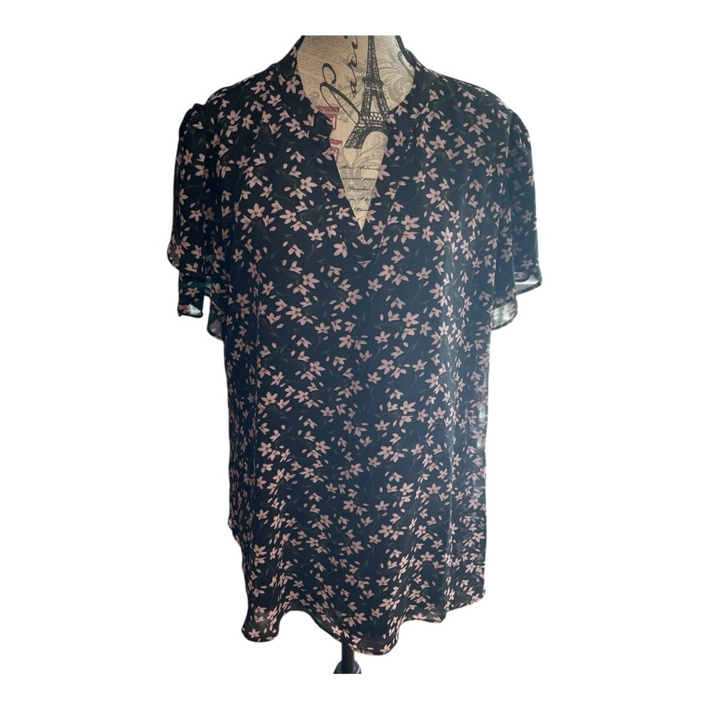 Chic Black and Pink Floral Blouse - Picture 2 of 8